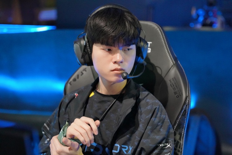 在确保球员 在确保球员