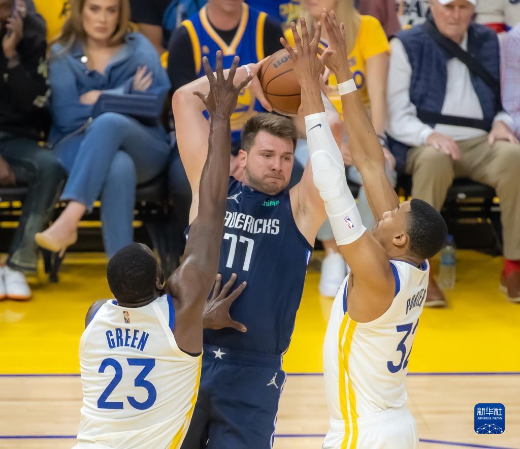 凭借其优越 凭借其优越