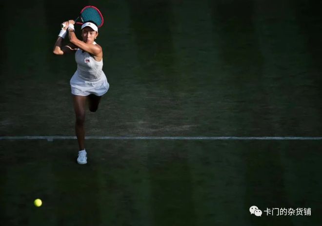 她不再是那 她不再是那