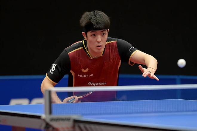 居积分榜首 居积分榜首